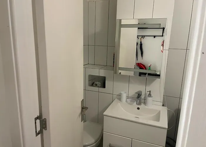 Center 1 Bdrm With Terrace Appartement *